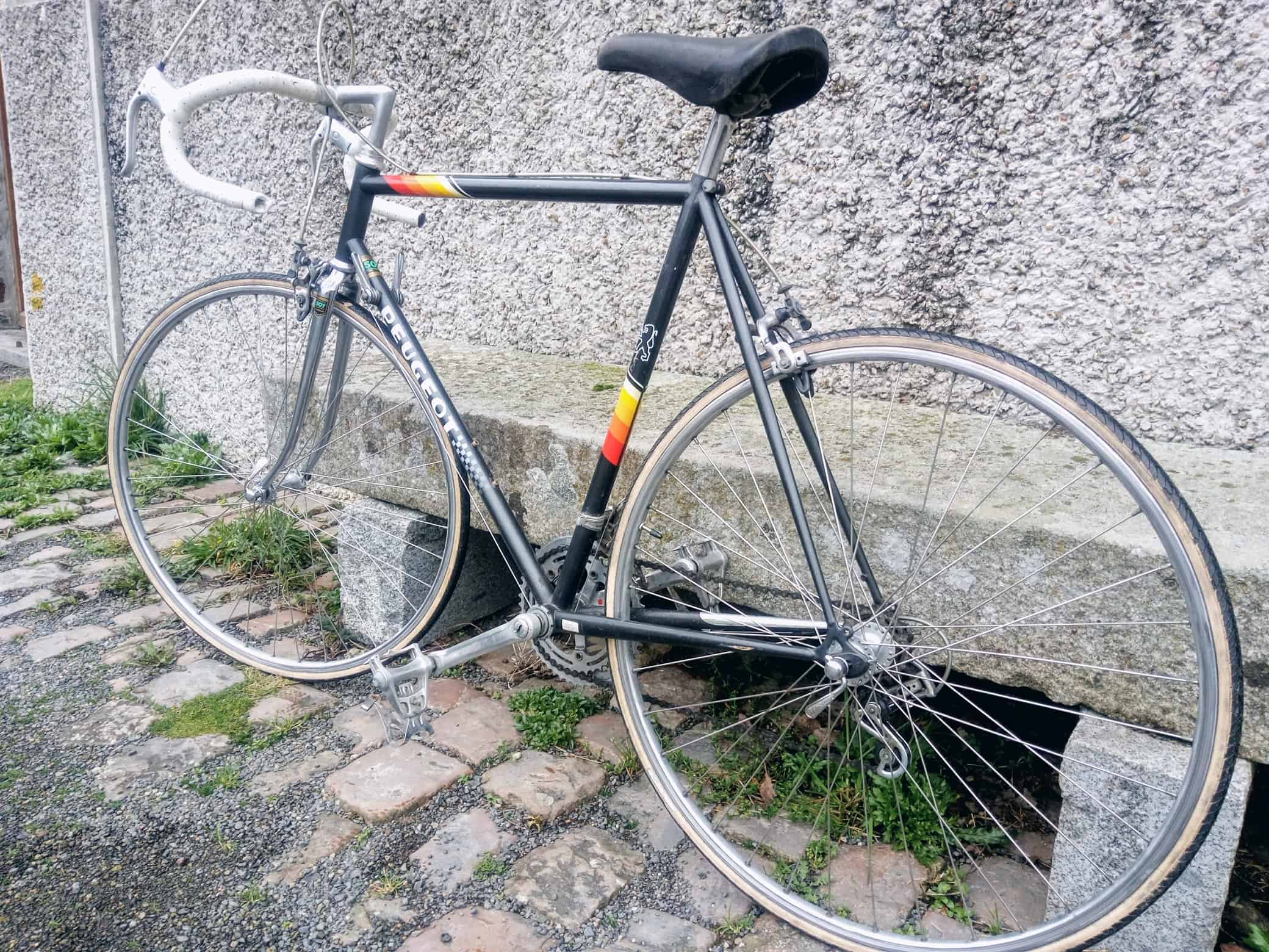 royal baby kickstand